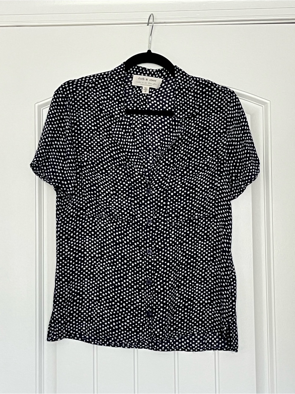 Anthropologie Cloth & Stone Dana Navy and White Polka Dot Short Sleeve Blouse XS